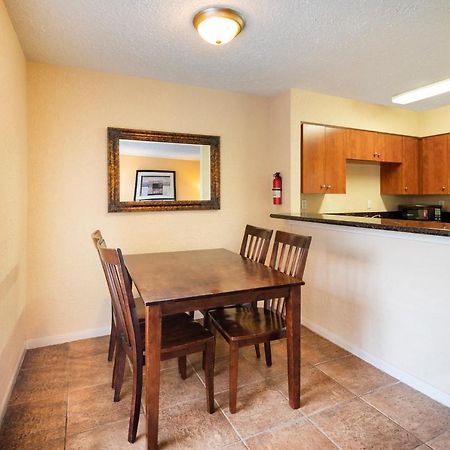 Oyo Hotel & Apartments Houston Galleria מראה חיצוני תמונה