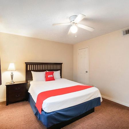 Oyo Hotel & Apartments Houston Galleria מראה חיצוני תמונה