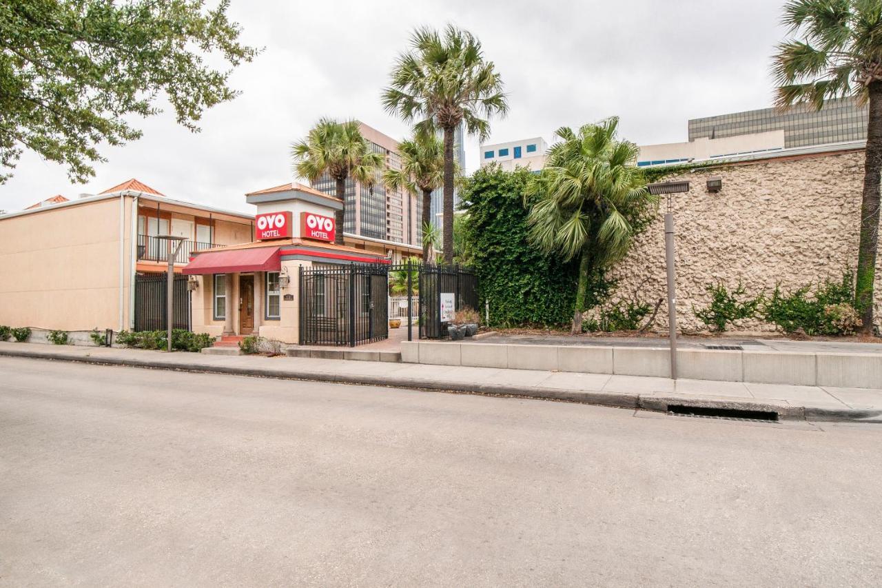 Oyo Hotel & Apartments Houston Galleria מראה חיצוני תמונה