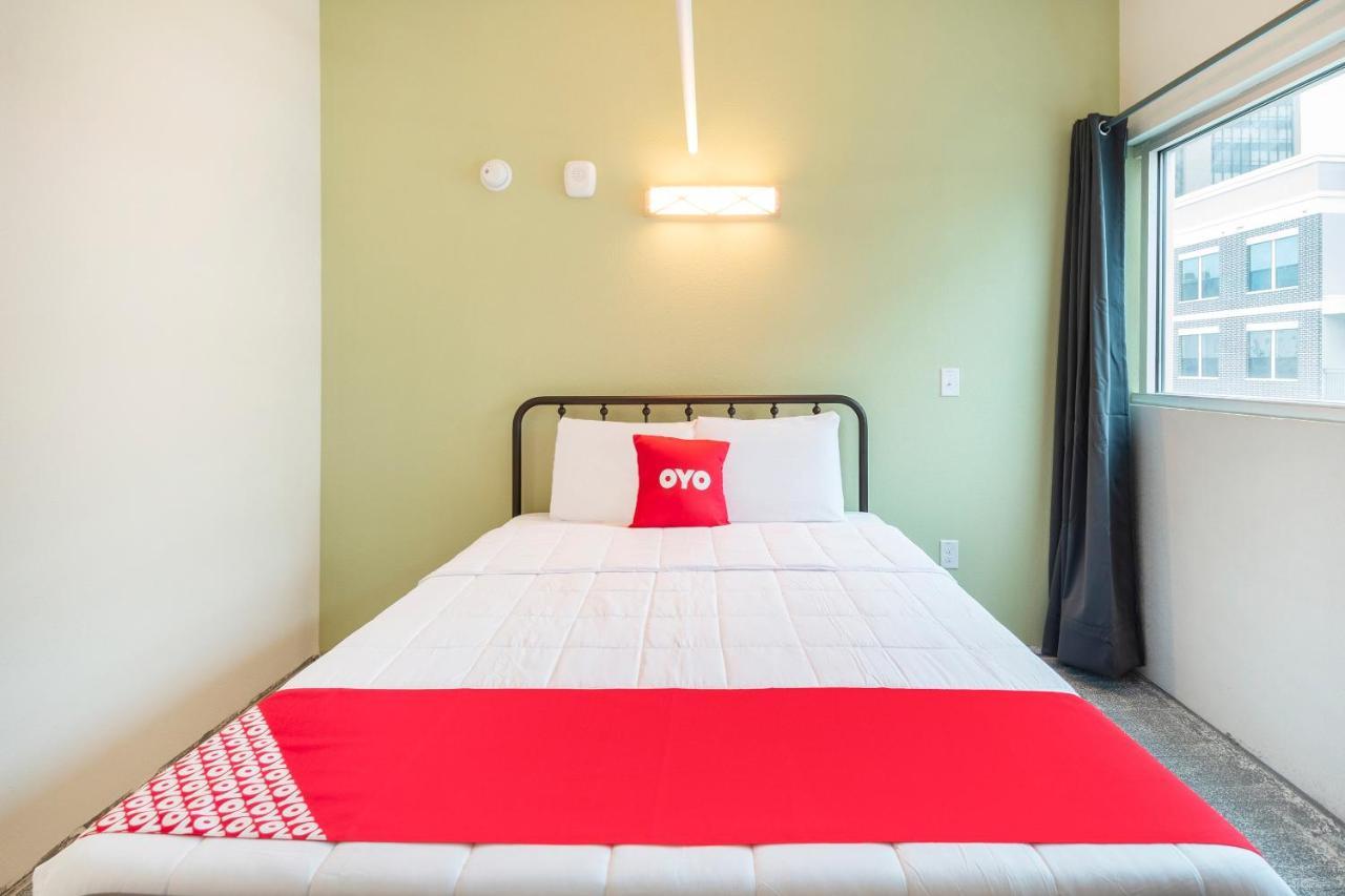 Oyo Hotel & Apartments Houston Galleria מראה חיצוני תמונה