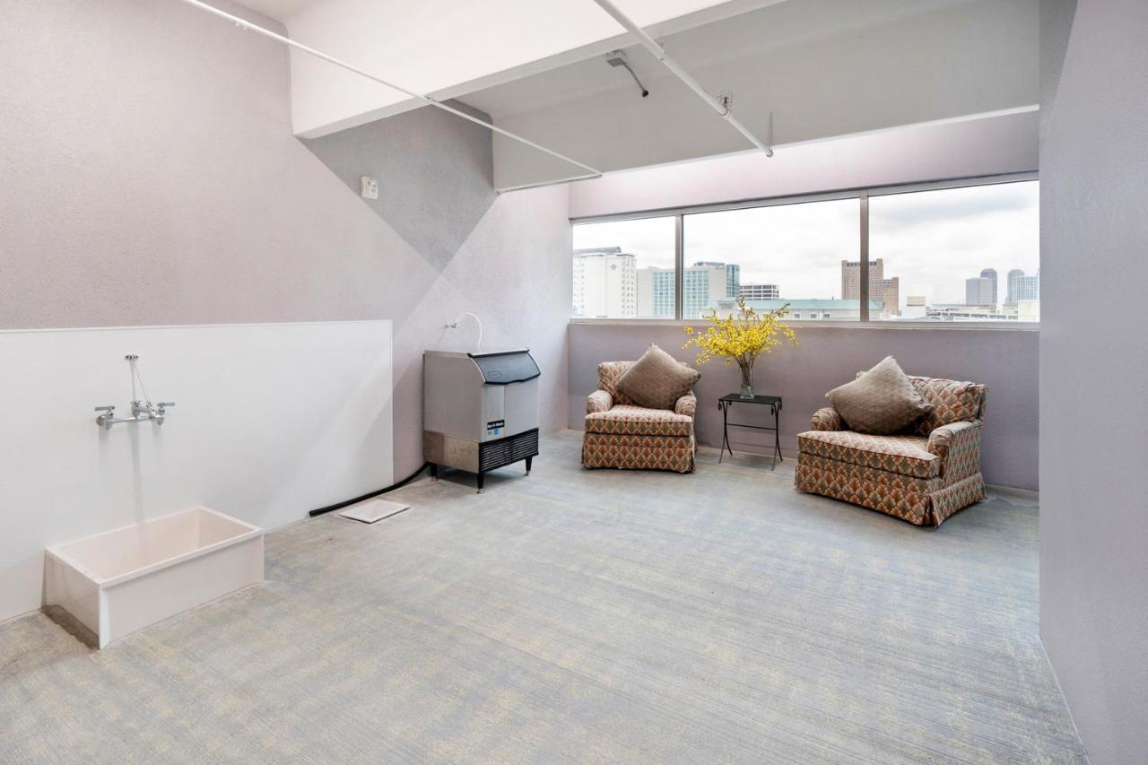 Oyo Hotel & Apartments Houston Galleria מראה חיצוני תמונה