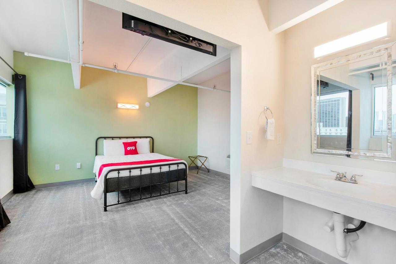 Oyo Hotel & Apartments Houston Galleria מראה חיצוני תמונה