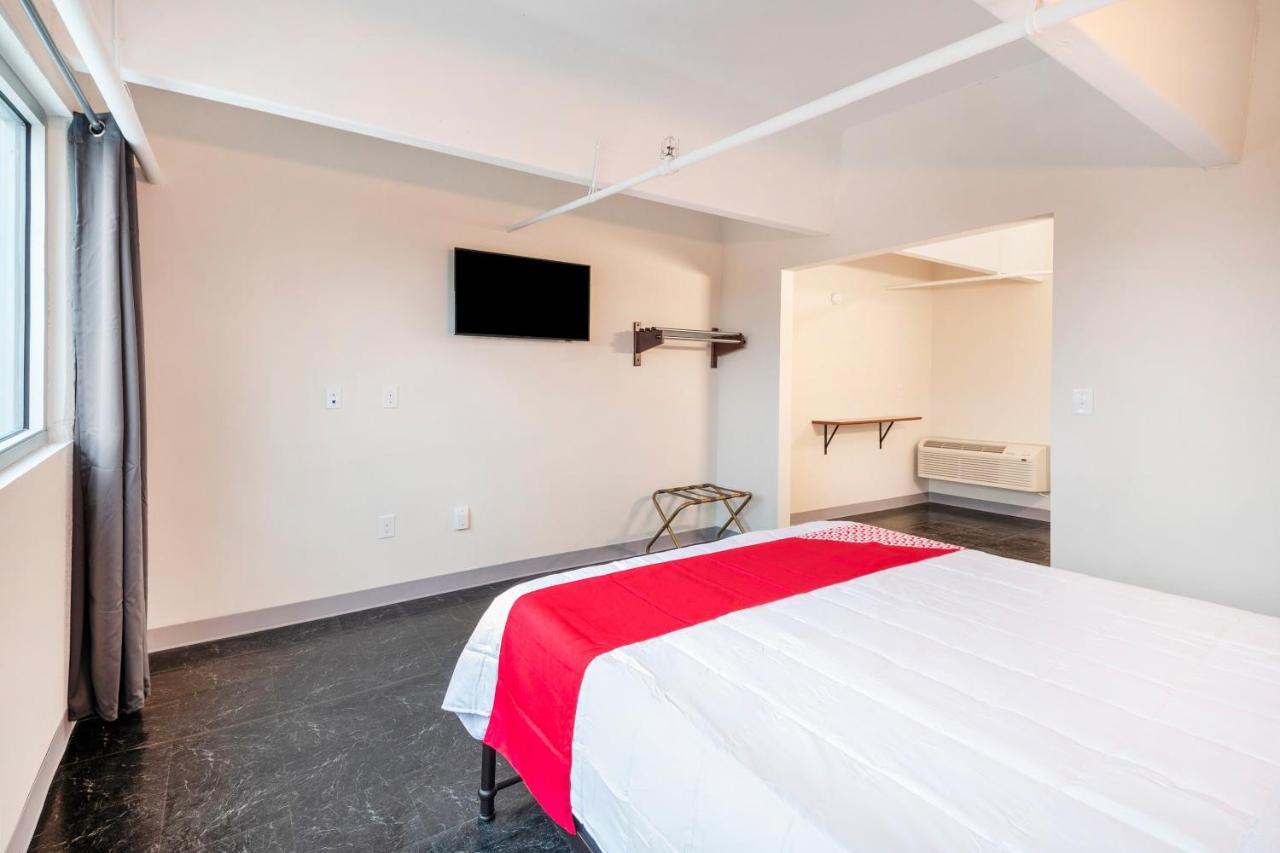 Oyo Hotel & Apartments Houston Galleria מראה חיצוני תמונה
