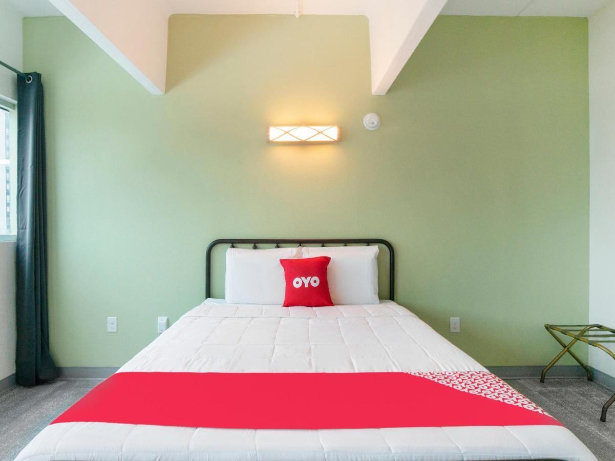 Oyo Hotel & Apartments Houston Galleria מראה חיצוני תמונה