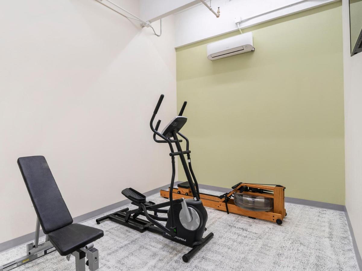 Oyo Hotel & Apartments Houston Galleria מראה חיצוני תמונה